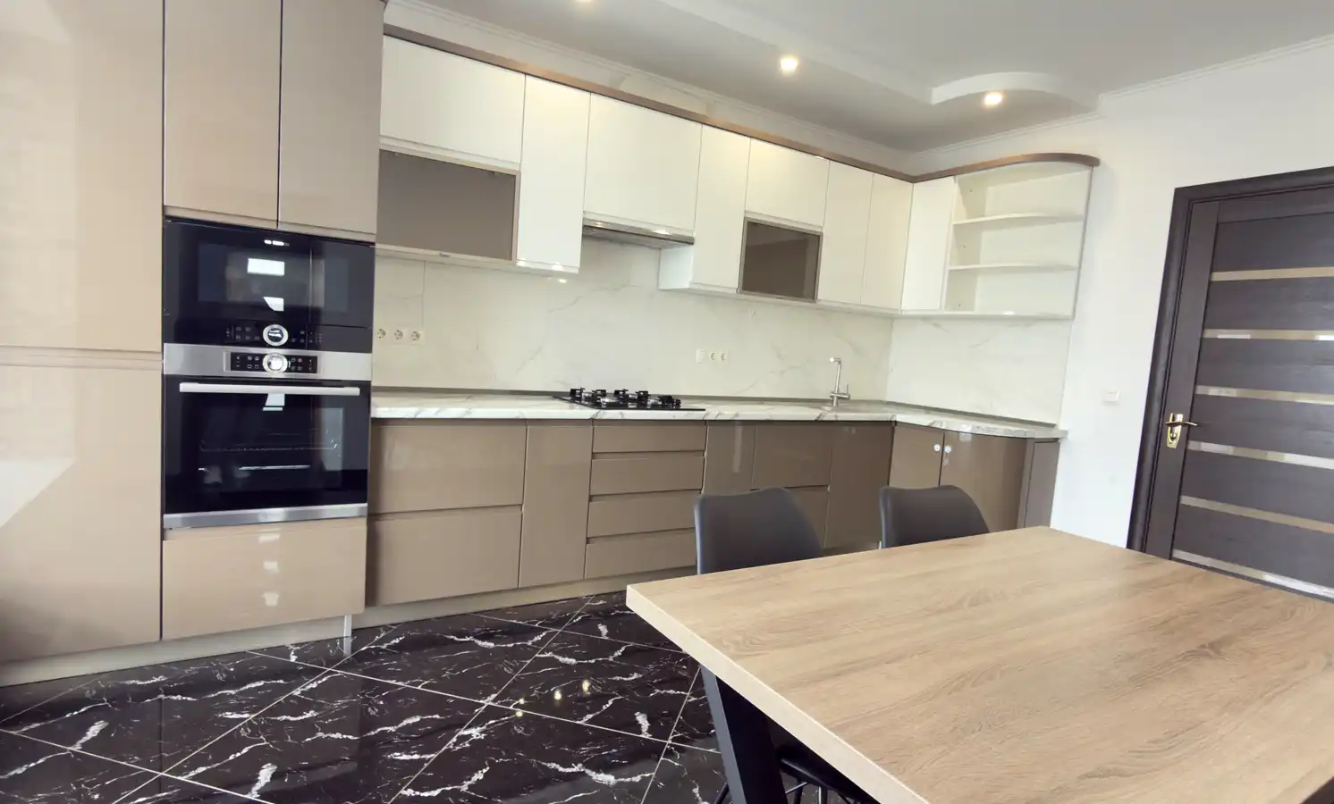 Фото: 3-кімнатна квартира 137 м² на вул. Слобідська, 46