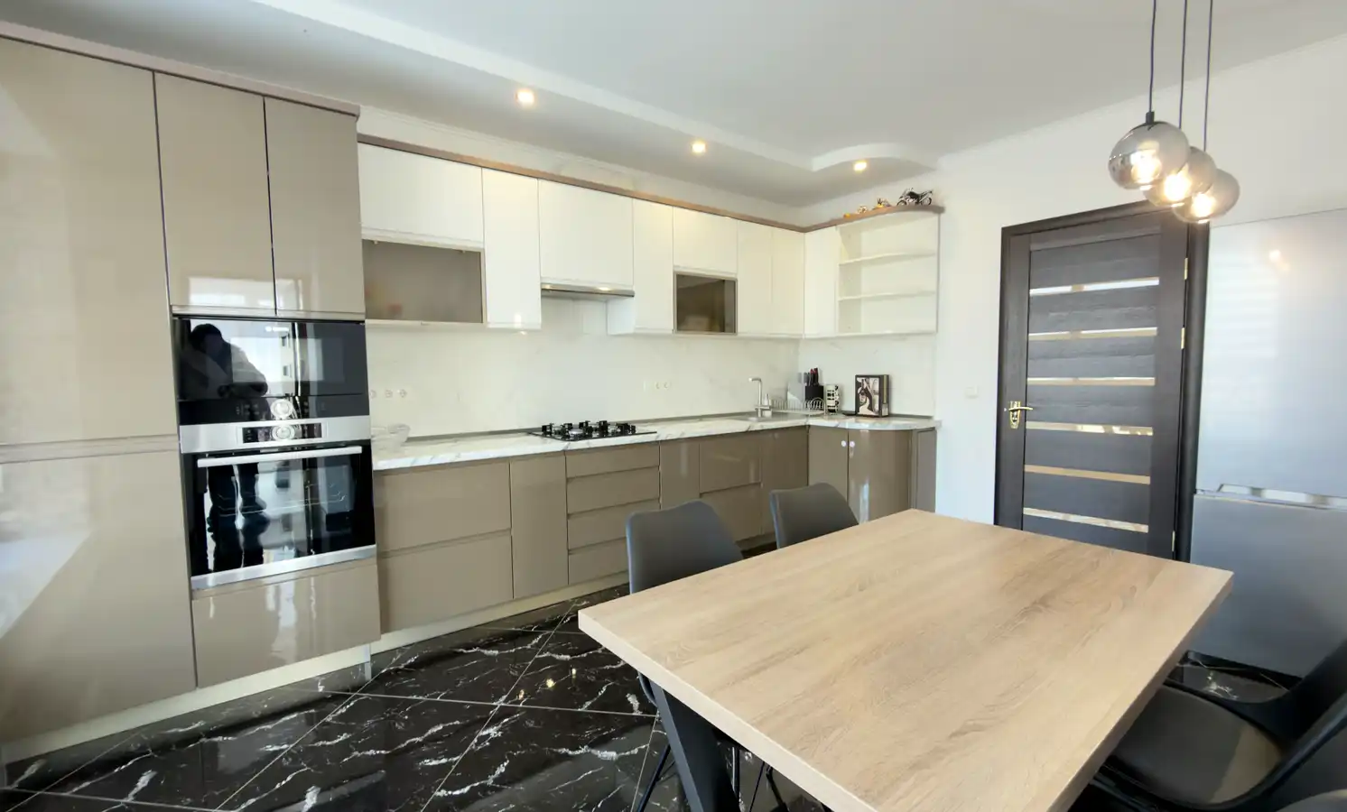 Фото: 3-кімнатна квартира 137 м² на вул. Слобідська, 32