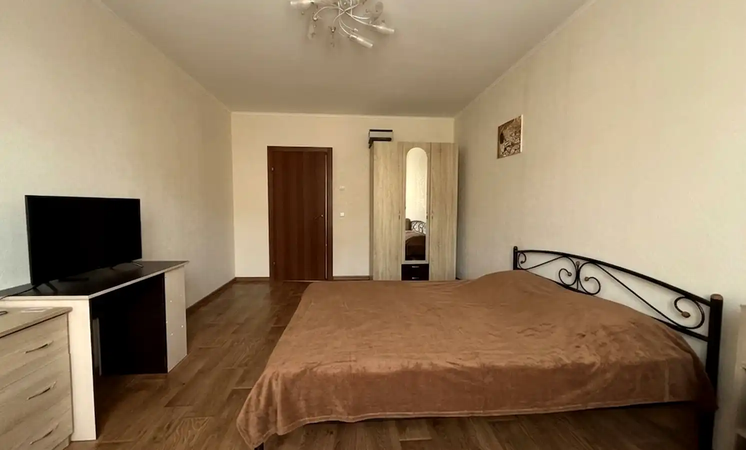 Фото: 1-кімнатна квартира 49 м² на вул. Кургузова, 11-В