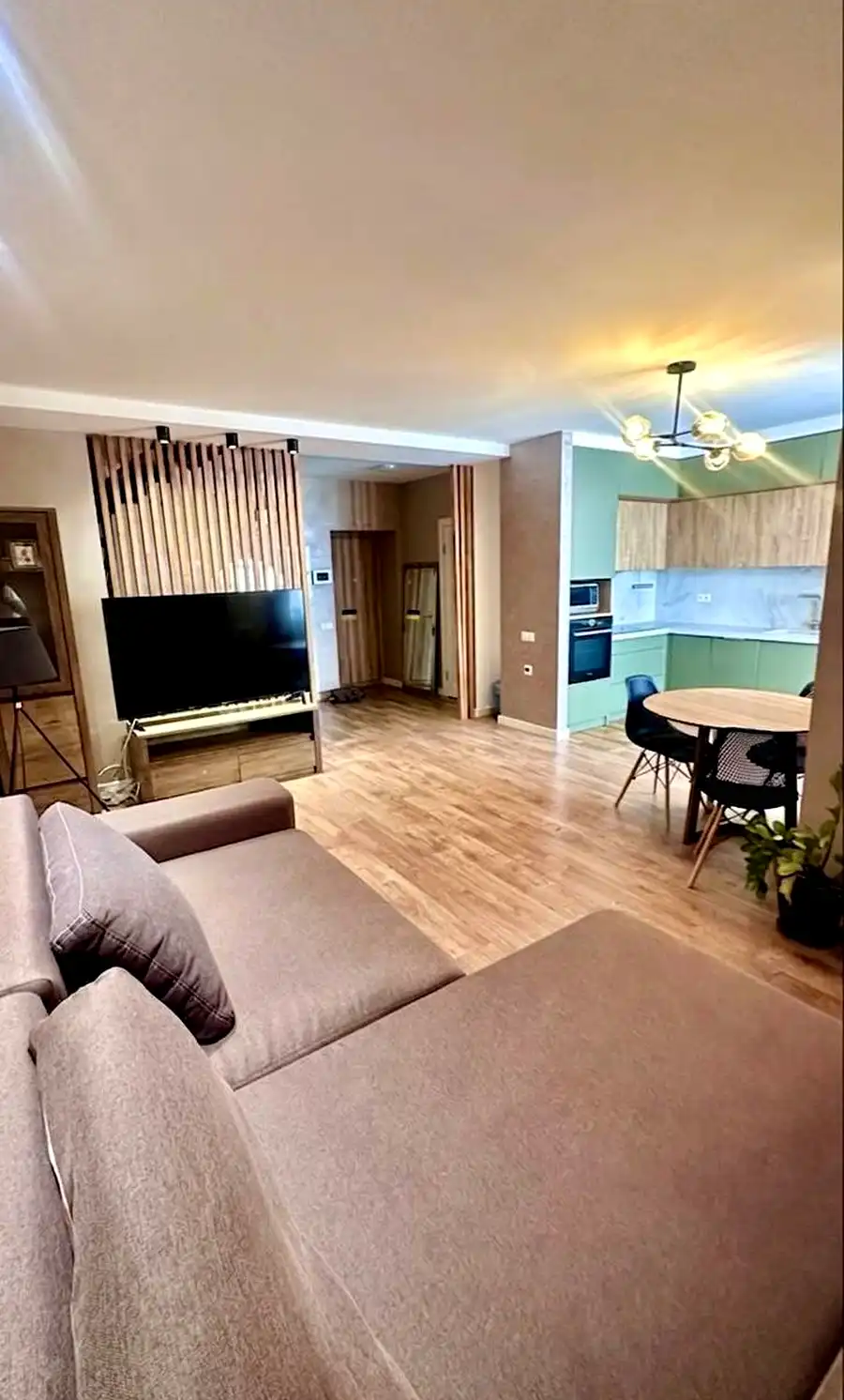 Фото: 3-кімнатна квартира 85 м² на вул. Набережна, 8д